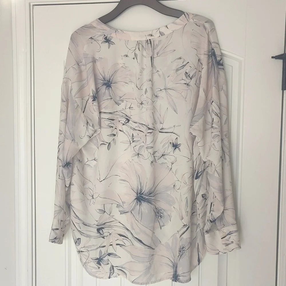 Lysse Blouse - Picture 5 of 9